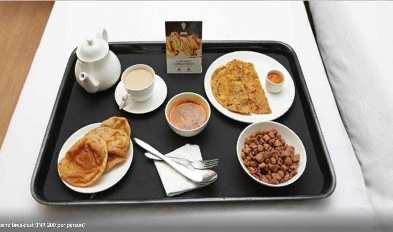 Hotel Clink New Delhi Airport エクステリア 写真