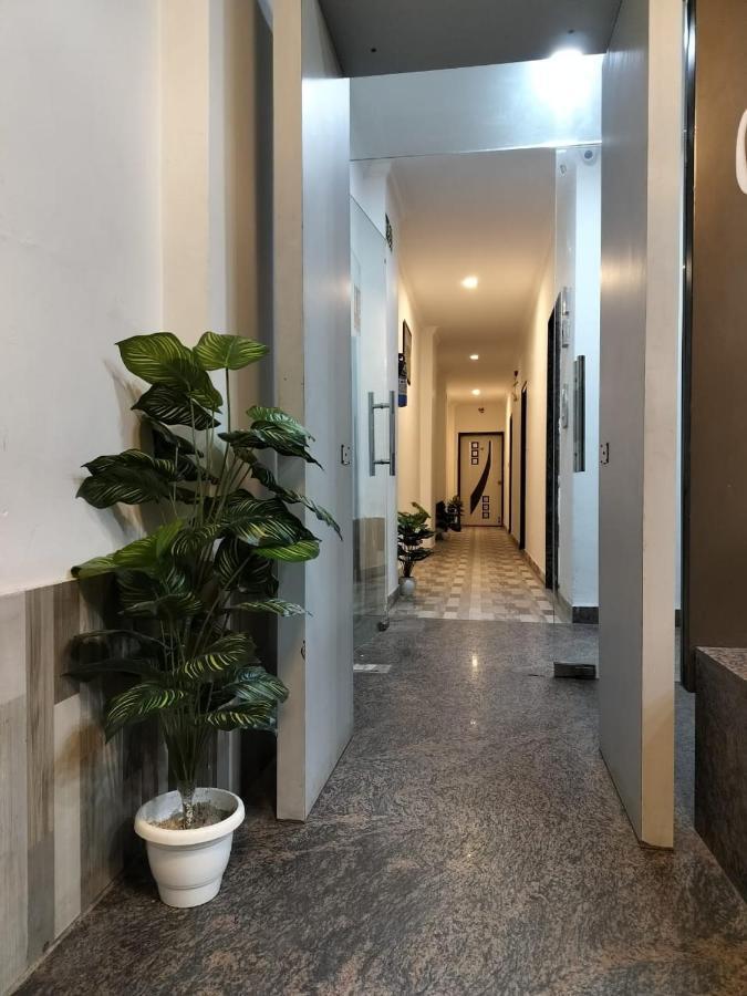 Hotel Clink New Delhi Airport エクステリア 写真