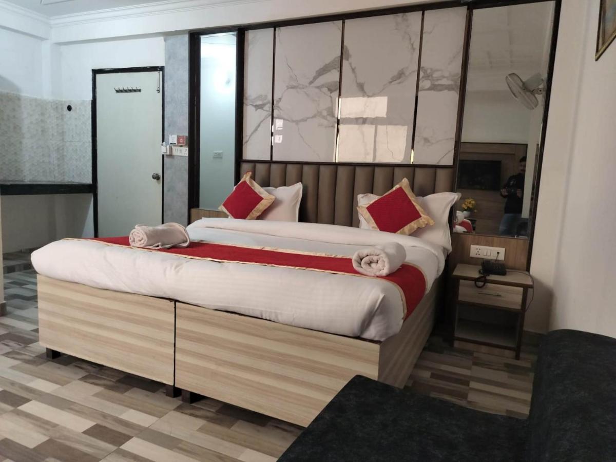 Hotel Clink New Delhi Airport エクステリア 写真