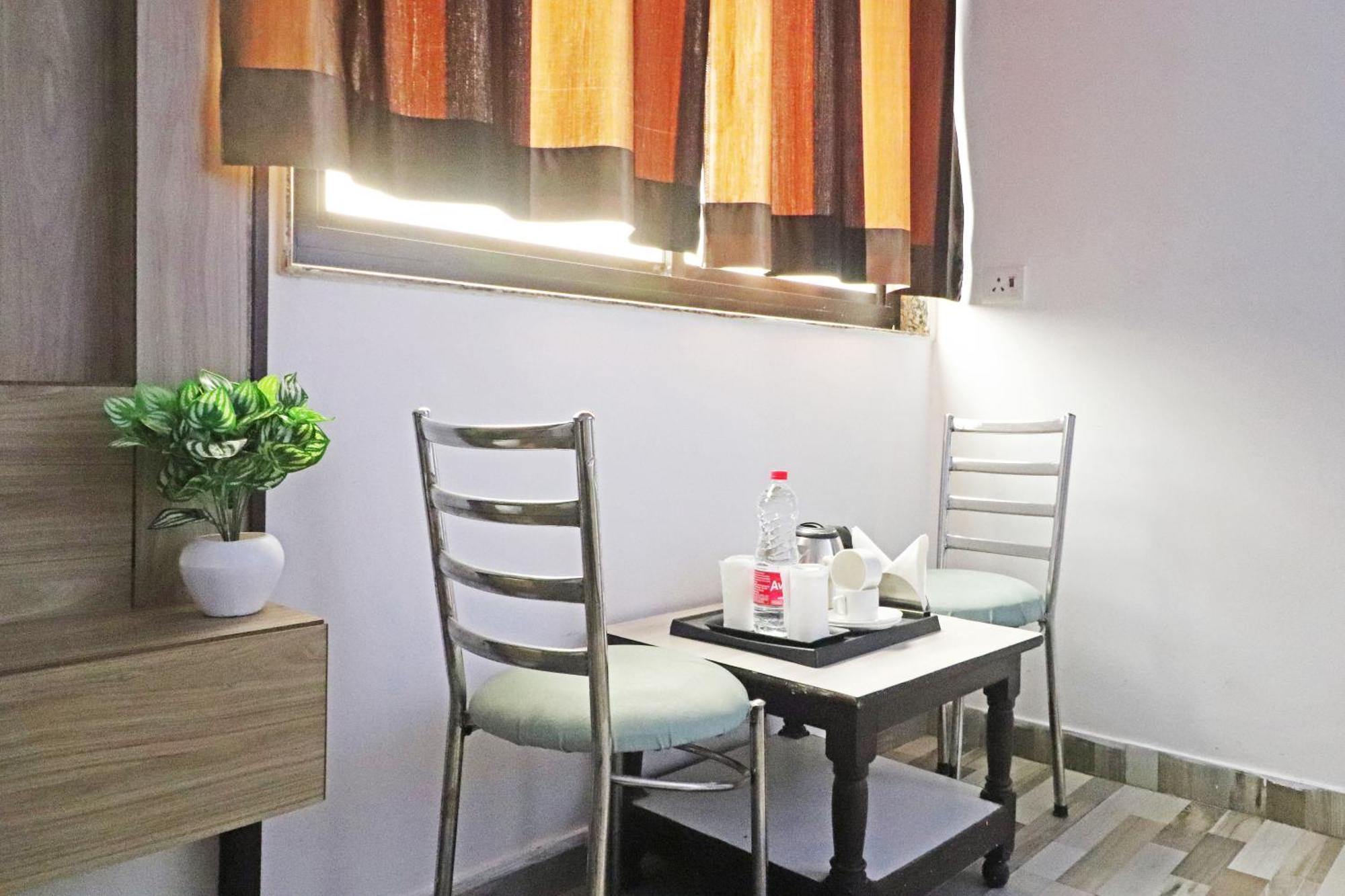 Hotel Clink New Delhi Airport エクステリア 写真