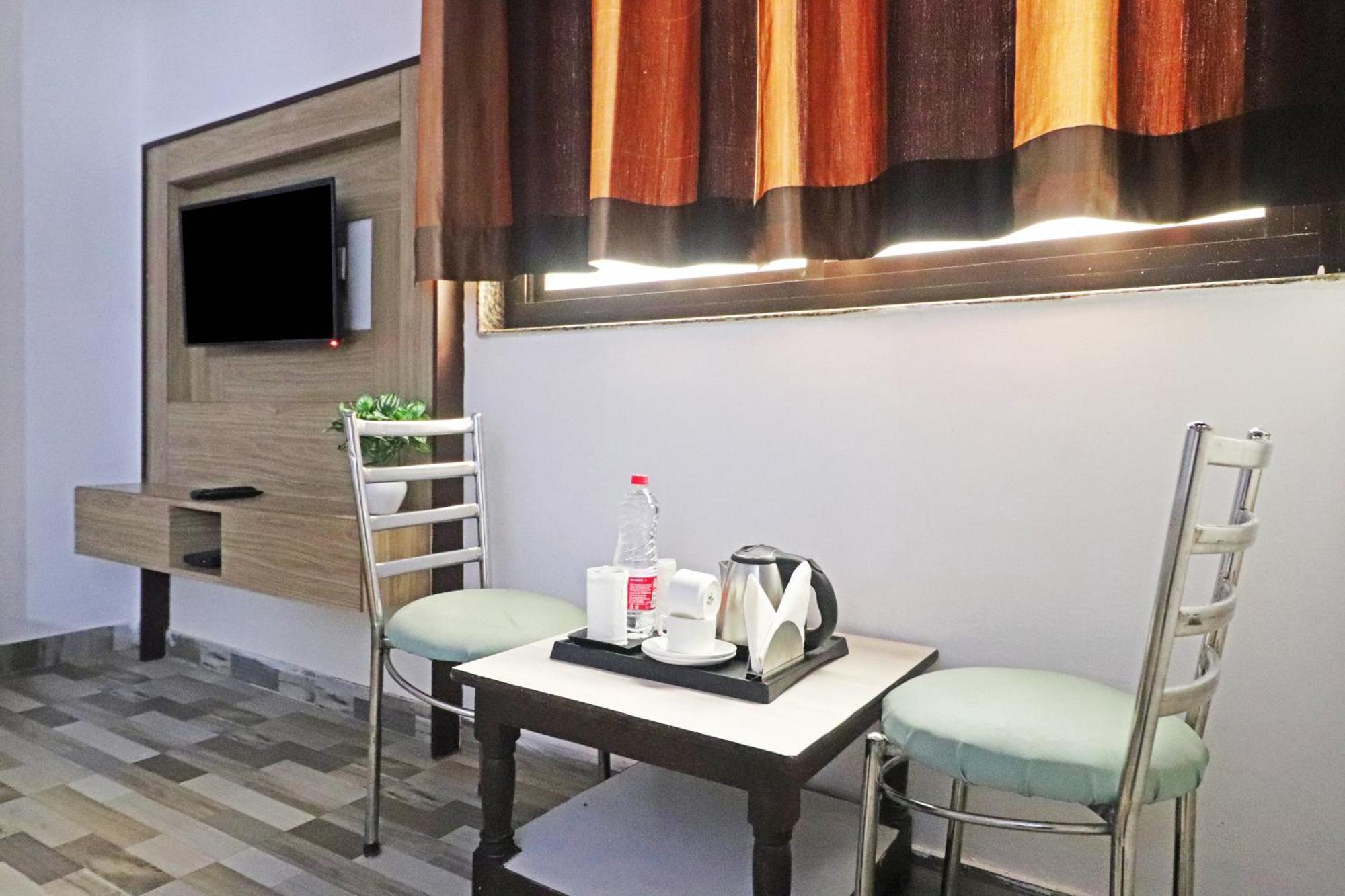 Hotel Clink New Delhi Airport エクステリア 写真