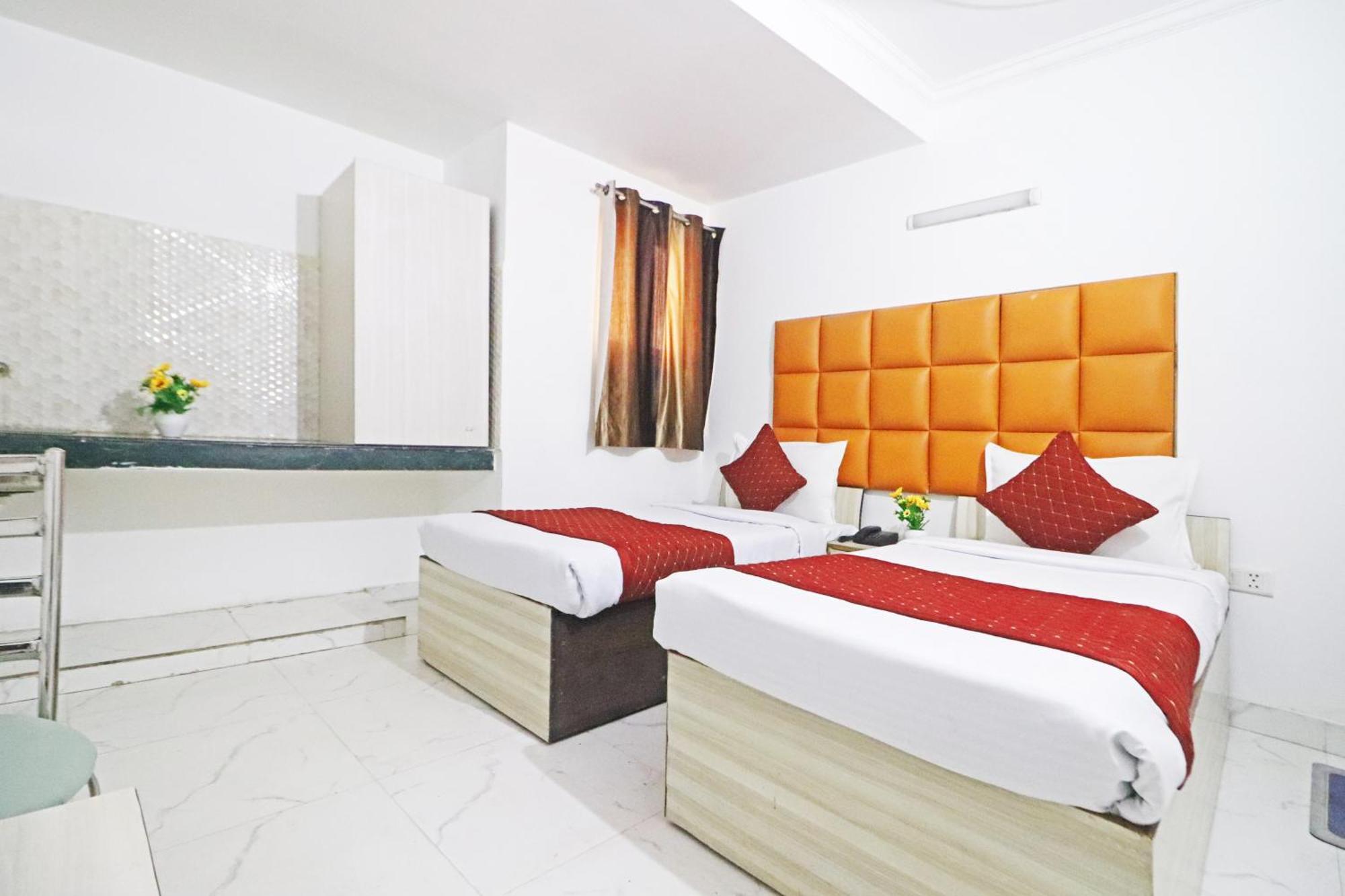 Hotel Clink New Delhi Airport エクステリア 写真